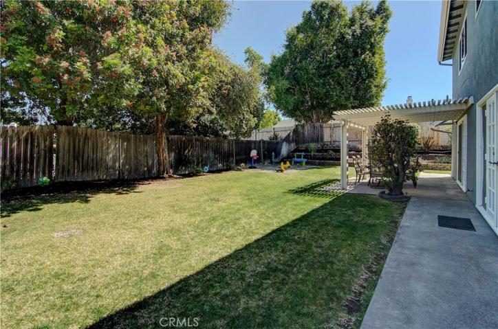 Oh yeah!...California room and outdoor kitchen right here!