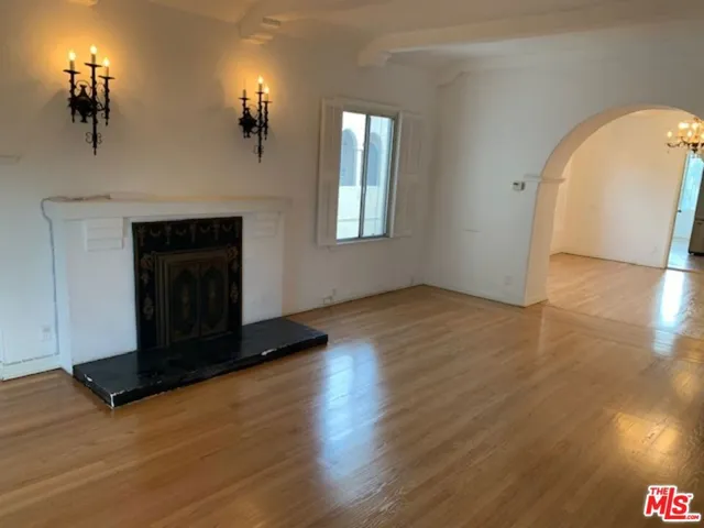 7970 Blackburn Avenue, Los Angeles, California 90048