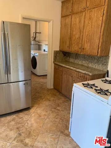 7970 Blackburn Avenue, Los Angeles, California 90048
