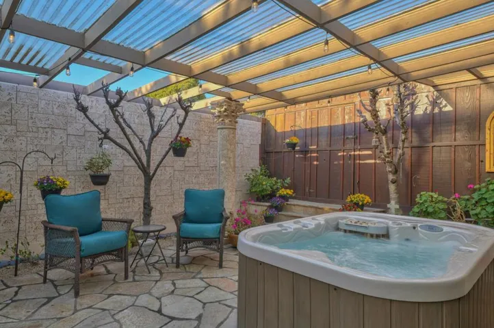 1583 Del Monte Boulevard, None, California 93955