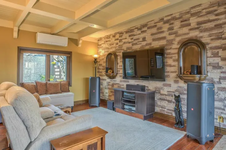 1583 Del Monte Boulevard, None, California 93955