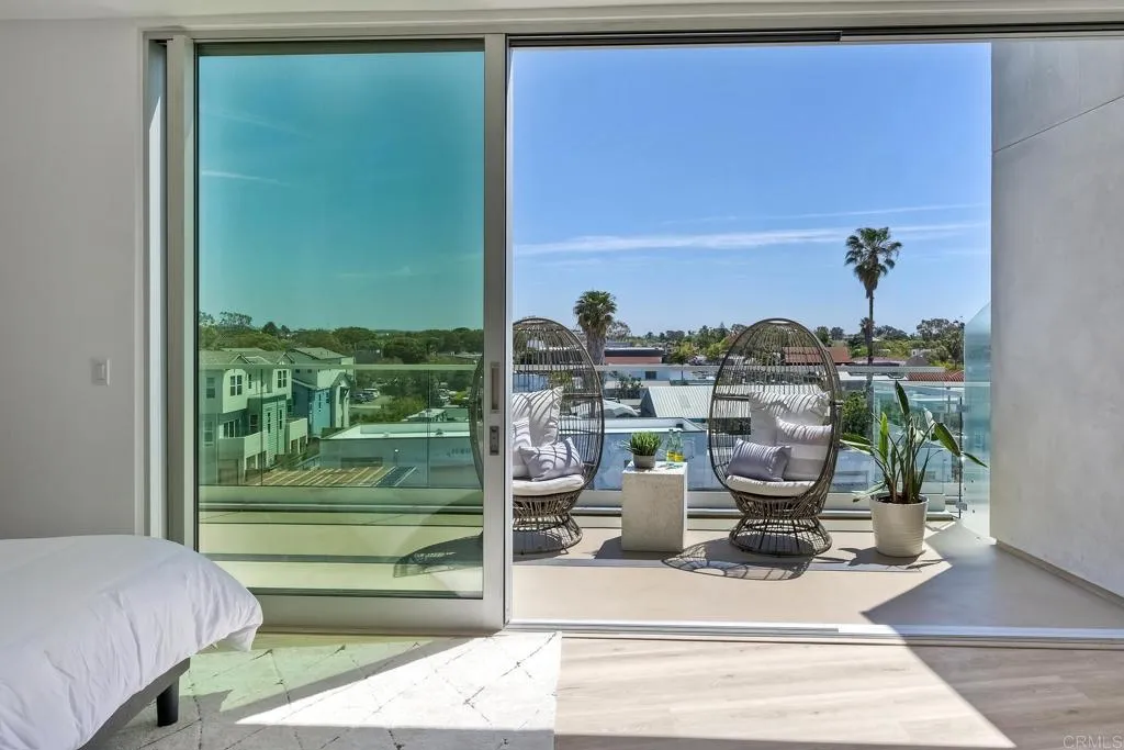 2646 State Street Unit D, Carlsbad, California 92008 home-pic-3