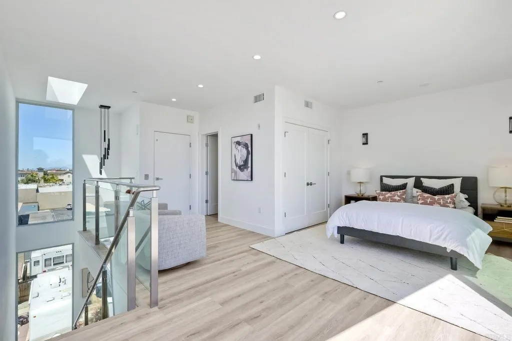 2646 State Street Unit D, Carlsbad, California 92008 home-pic-6
