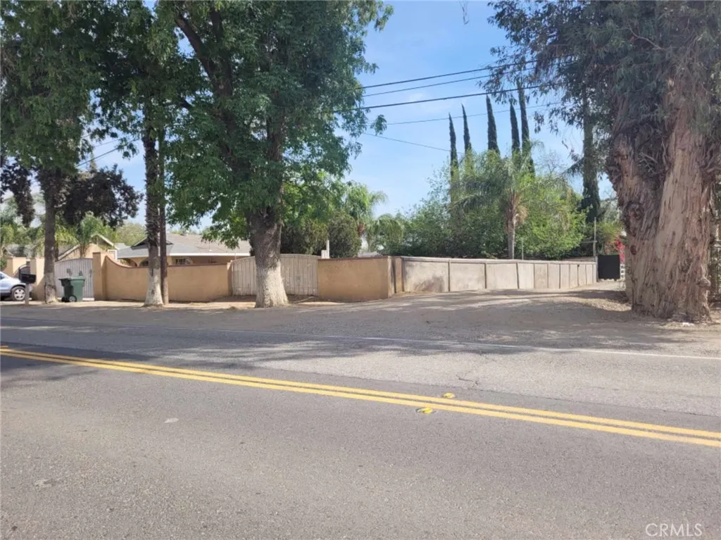 5258 El Rivino Road, Jurupa Valley, California 92509 home-pic-2