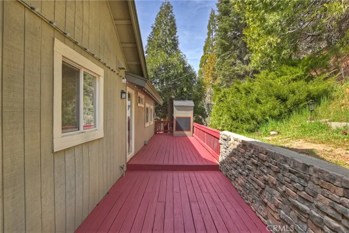 22358 Glenwood Drive, Crestline, California 92325