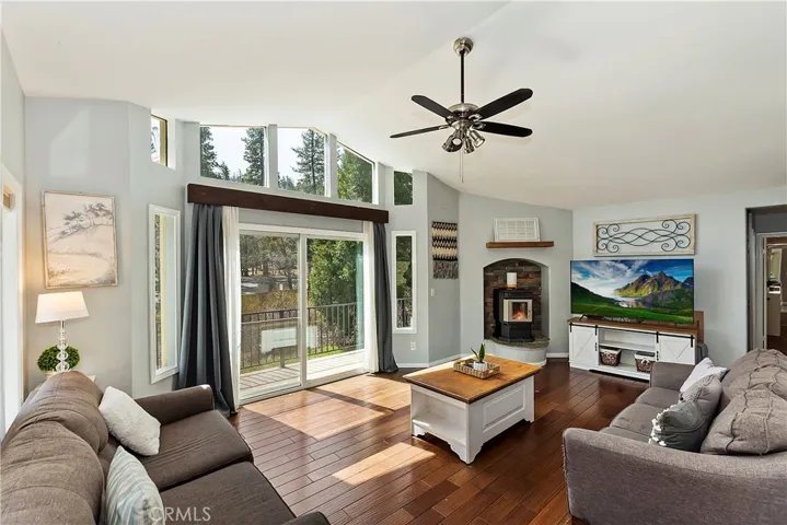 22358 Glenwood Drive, Crestline, California 92325