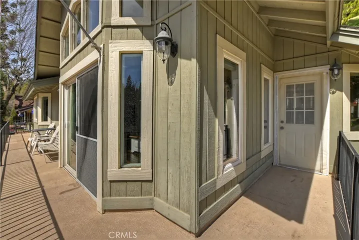 22358 Glenwood Drive, Crestline, California 92325