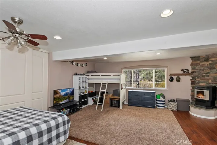 22358 Glenwood Drive, Crestline, California 92325