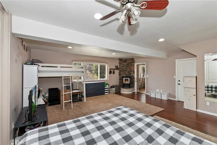 22358 Glenwood Drive, Crestline, California 92325