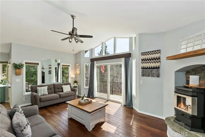 22358 Glenwood Drive, Crestline, California 92325