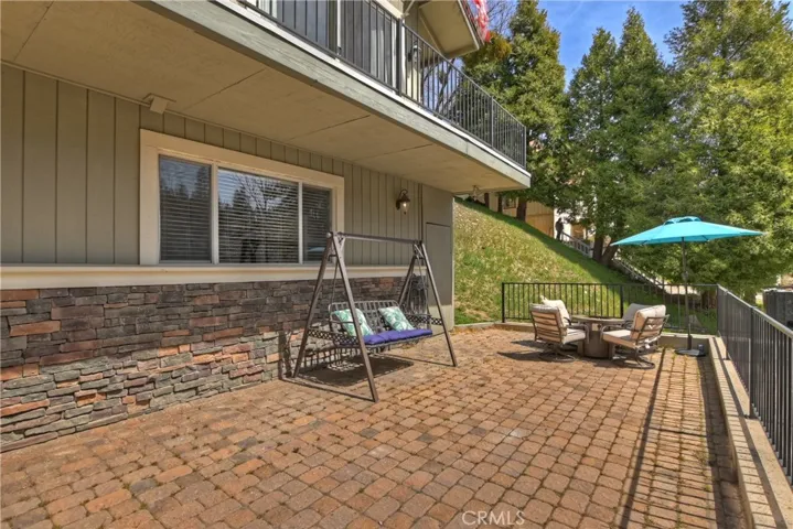 22358 Glenwood Drive, Crestline, California 92325