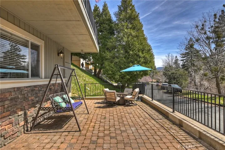 22358 Glenwood Drive, Crestline, California 92325