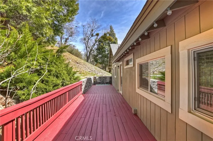 22358 Glenwood Drive, Crestline, California 92325