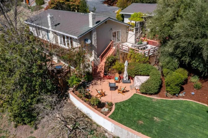 12119 Foothill Lane, Los Altos Hills, California 94022