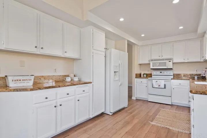1993 Cloverleaf Court, Vista, California 92081