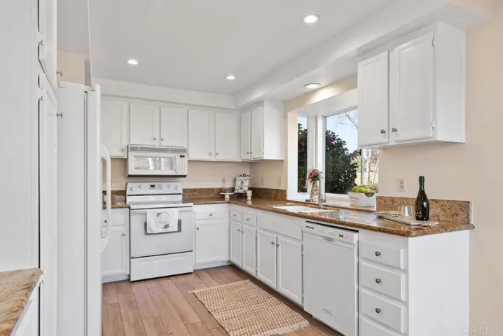 1993 Cloverleaf Court, Vista, California 92081