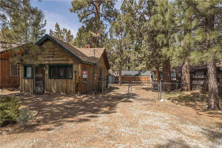 541 Elysian Boulevard, Big Bear City, California 92314
