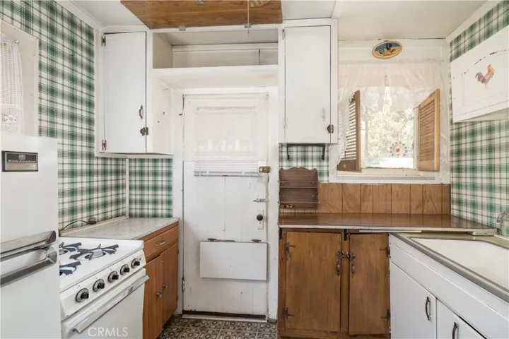 541 Elysian Boulevard, Big Bear City, California 92314