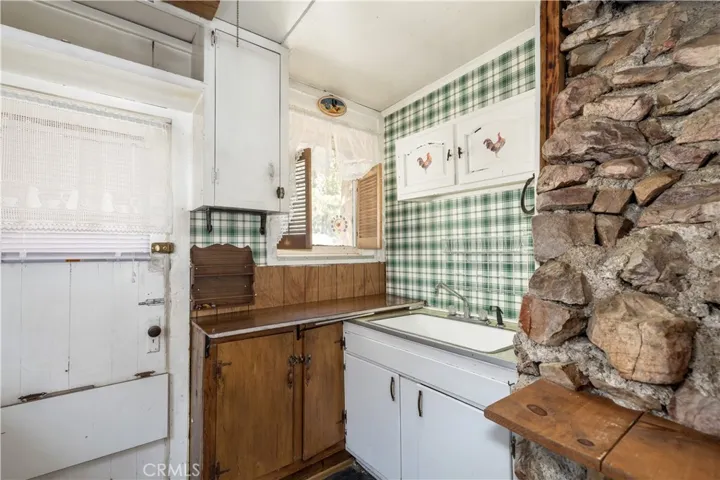 541 Elysian Boulevard, Big Bear City, California 92314