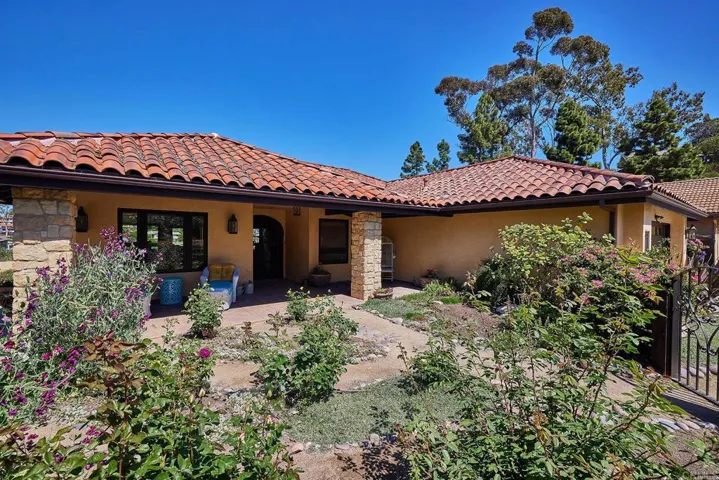 350 Punta Baja, Solana Beach, California 92075