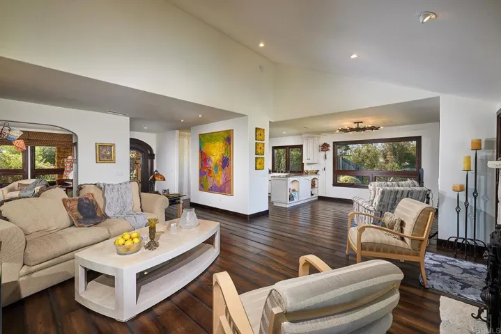 350 Punta Baja, Solana Beach, California 92075