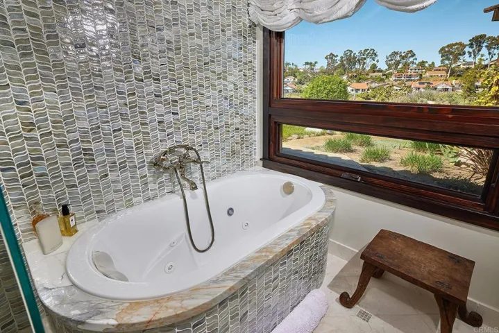 350 Punta Baja, Solana Beach, California 92075