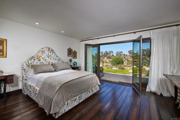 350 Punta Baja, Solana Beach, California 92075