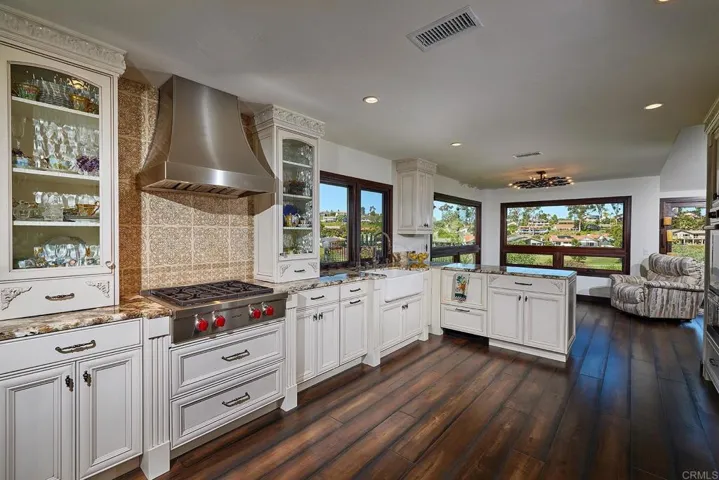 350 Punta Baja, Solana Beach, California 92075