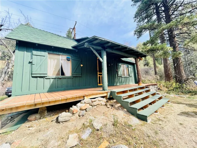 69 Seven Oaks Trail, Angelus Oaks, California 92305