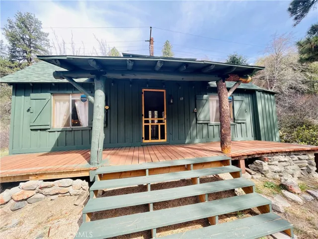 69 Seven Oaks Trail, Angelus Oaks, California 92305