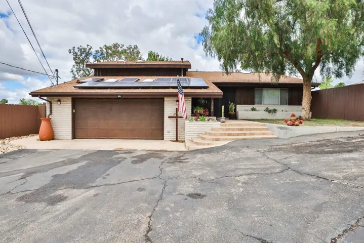 12026 Los Amigos Way, Lakeside, California 92040