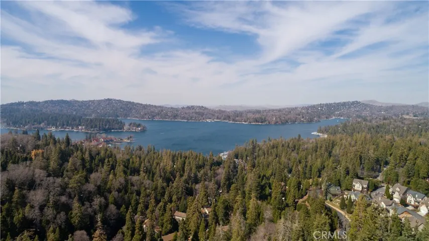 524 Sunderland Court, Lake Arrowhead, California 92352