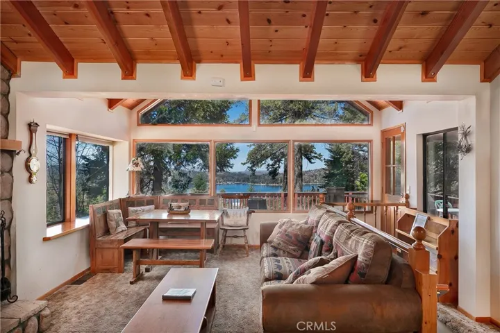 524 Sunderland Court, Lake Arrowhead, California 92352