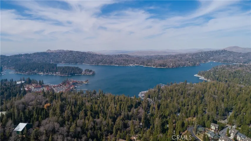 524 Sunderland Court, Lake Arrowhead, California 92352