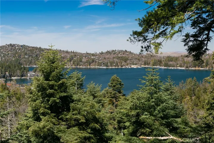 524 Sunderland Court, Lake Arrowhead, California 92352