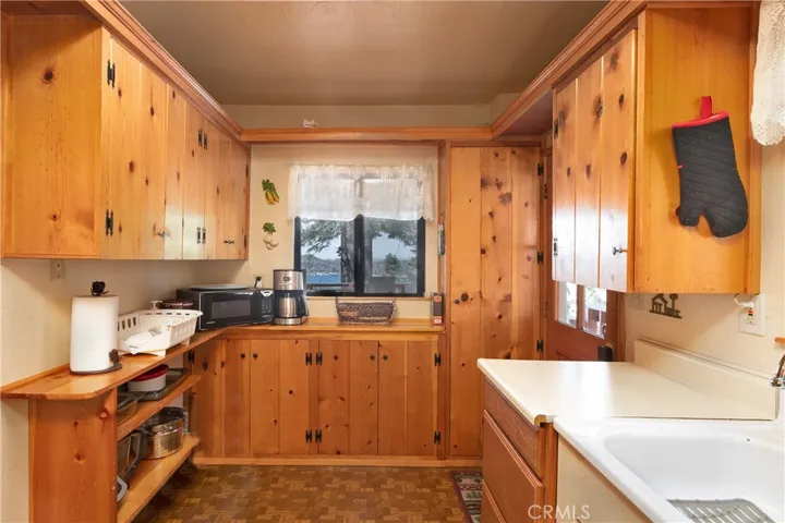 524 Sunderland Court, Lake Arrowhead, California 92352