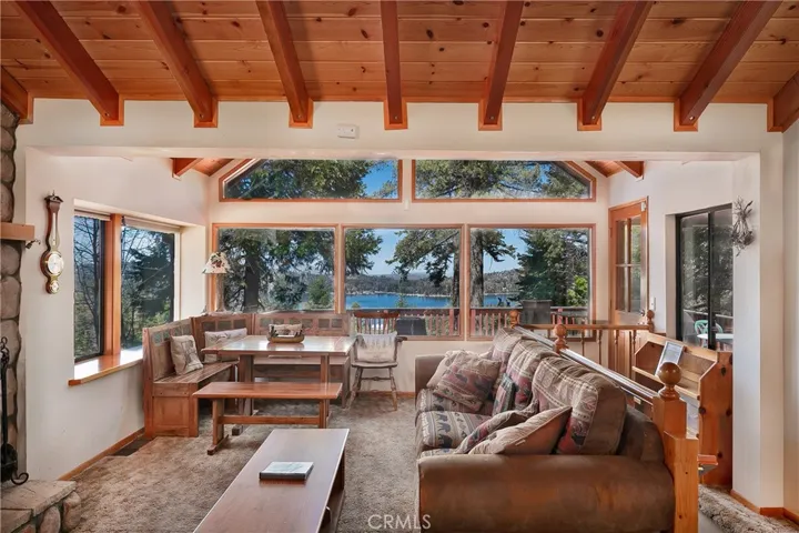 524 Sunderland Court, Lake Arrowhead, California 92352