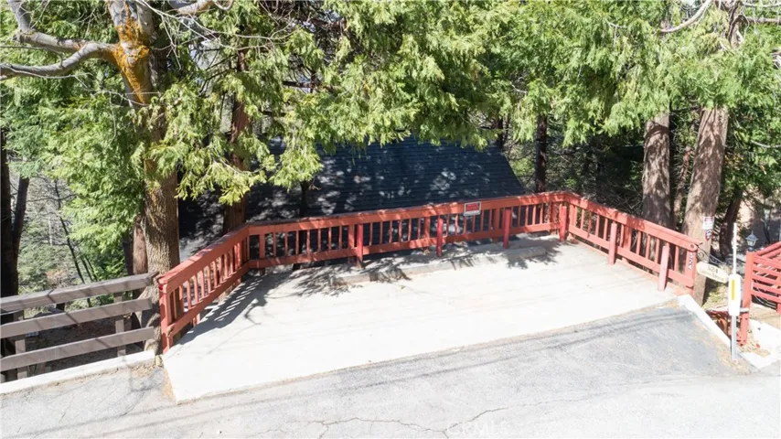 524 Sunderland Court, Lake Arrowhead, California 92352
