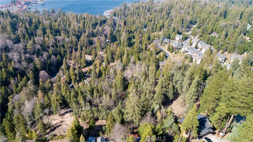 524 Sunderland Court, Lake Arrowhead, California 92352