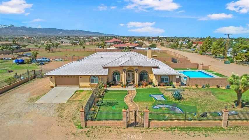 10686 Salem Avenue, Oak Hills, California 92344