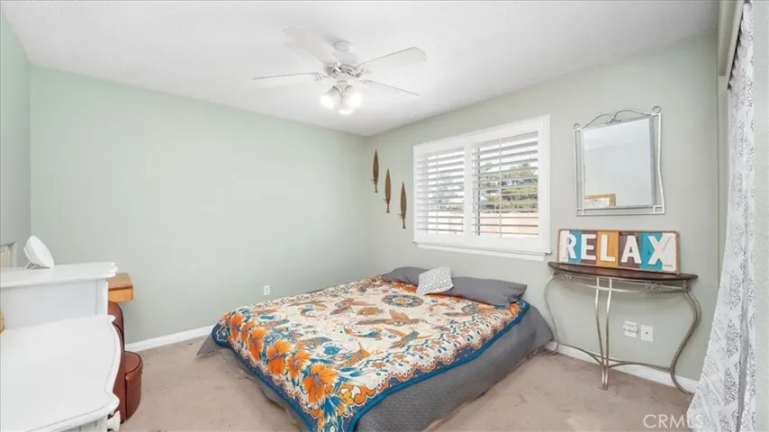 10686 Salem Avenue, Oak Hills, California 92344