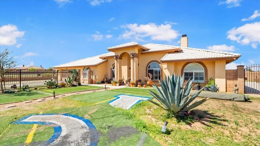 10686 Salem Avenue, Oak Hills, California 92344
