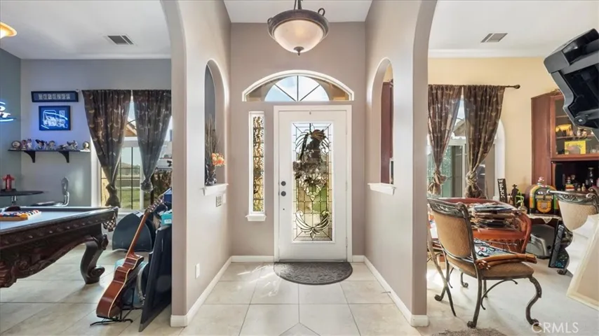 10686 Salem Avenue, Oak Hills, California 92344