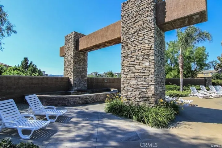 Gorgeous fountain at the pool.