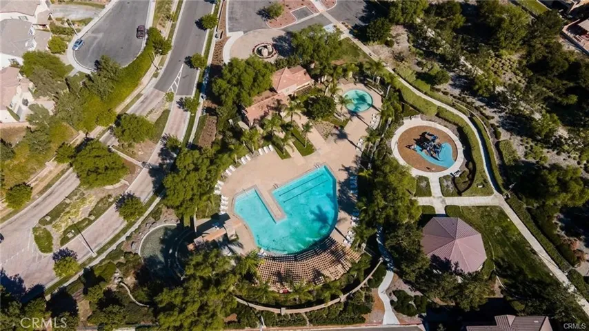 Amazing Riverwalk Vista's resort like pool, park and pavillion is directly accross the street!