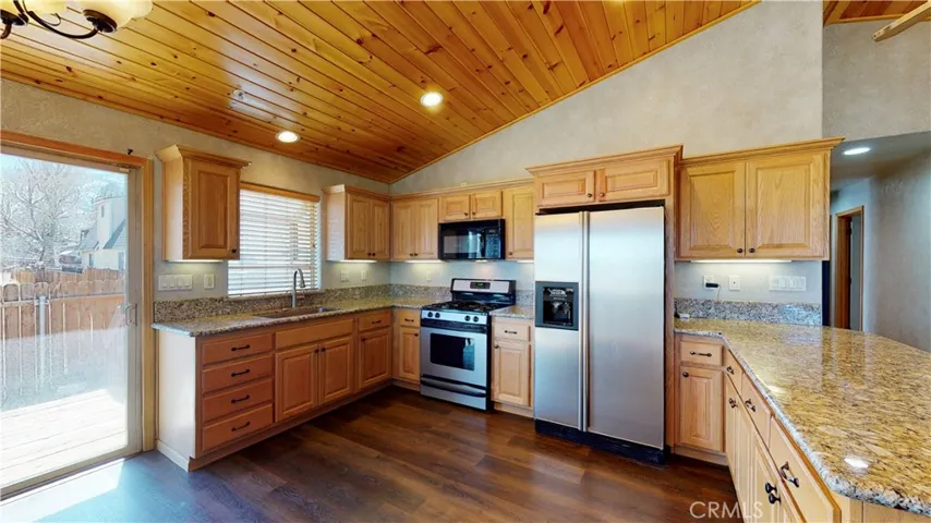 2192 7th Lane, Big Bear City, California 92314