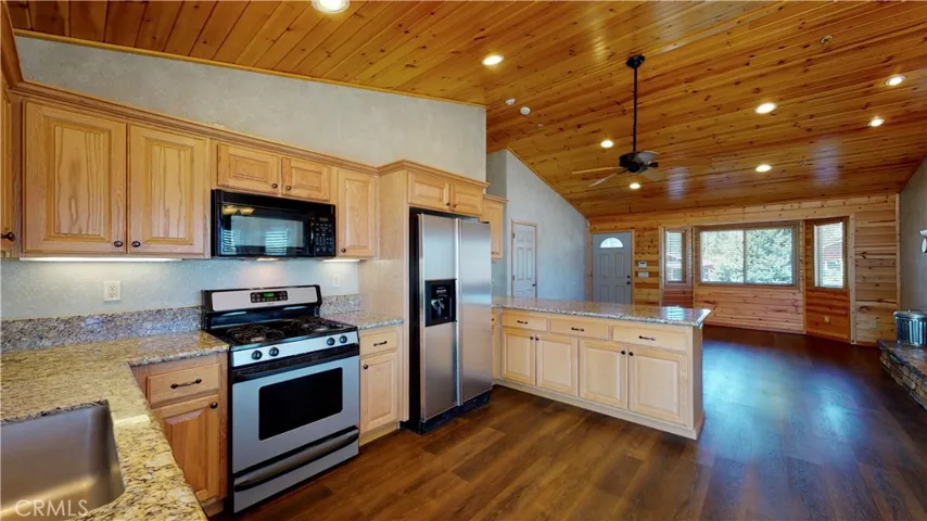 2192 7th Lane, Big Bear City, California 92314