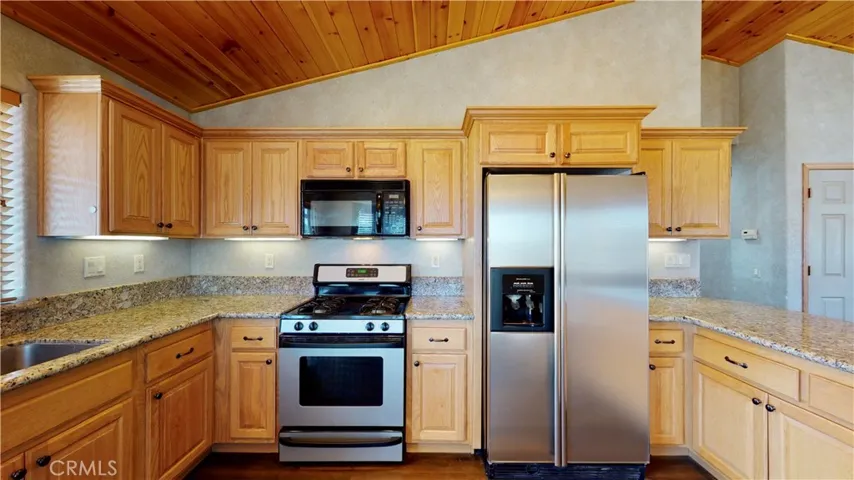 2192 7th Lane, Big Bear City, California 92314