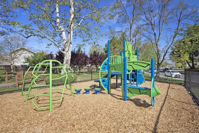 825 Peary Lane, Foster City, California 94404