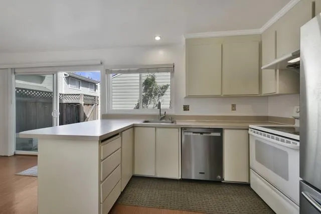 825 Peary Lane, Foster City, California 94404